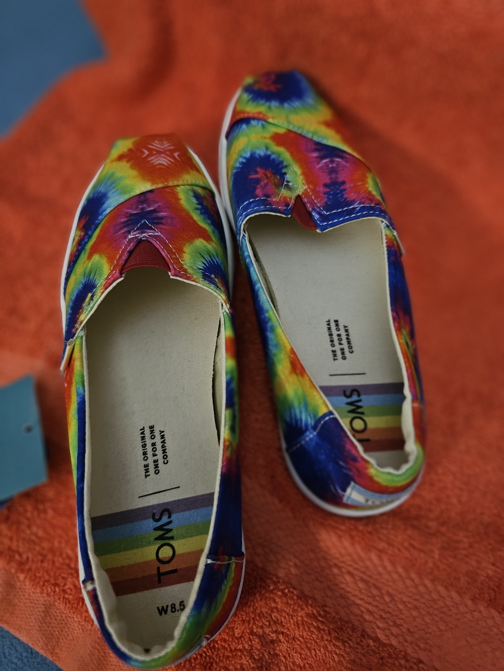 TOMS Women’s Tie-Dye Canvas Slip-Ons - Multi NWOT - Picture 2 of 7